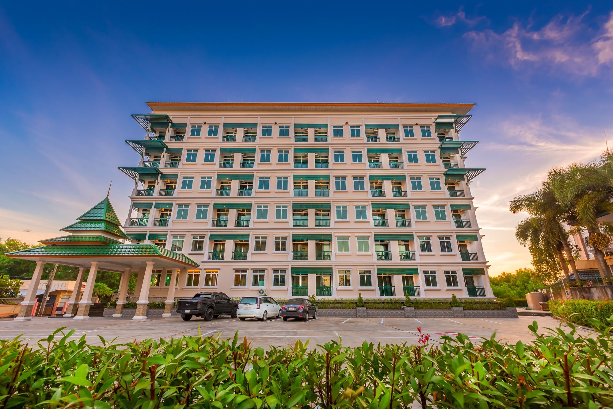 Evergreen Suite Hotel Surat Thani Bagian luar foto